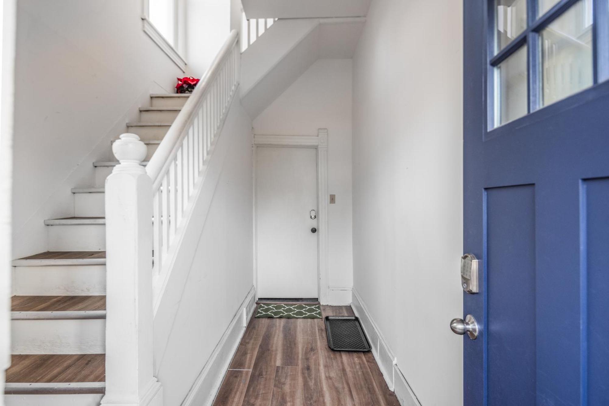 شقة Mid-Century Modern Retreat In Little Italy كليفلاند المظهر الخارجي الصورة