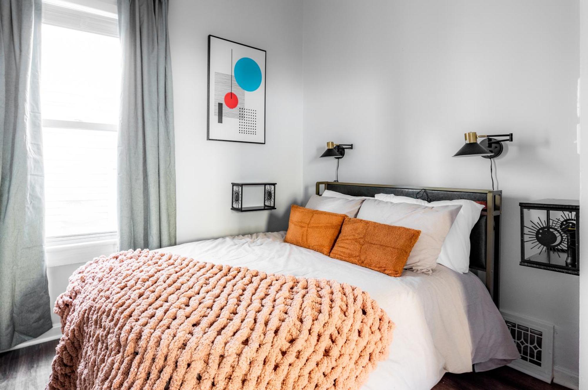 شقة Mid-Century Modern Retreat In Little Italy كليفلاند المظهر الخارجي الصورة