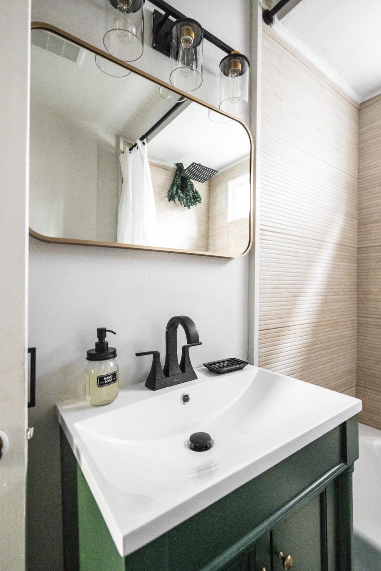 شقة Mid-Century Modern Retreat In Little Italy كليفلاند المظهر الخارجي الصورة